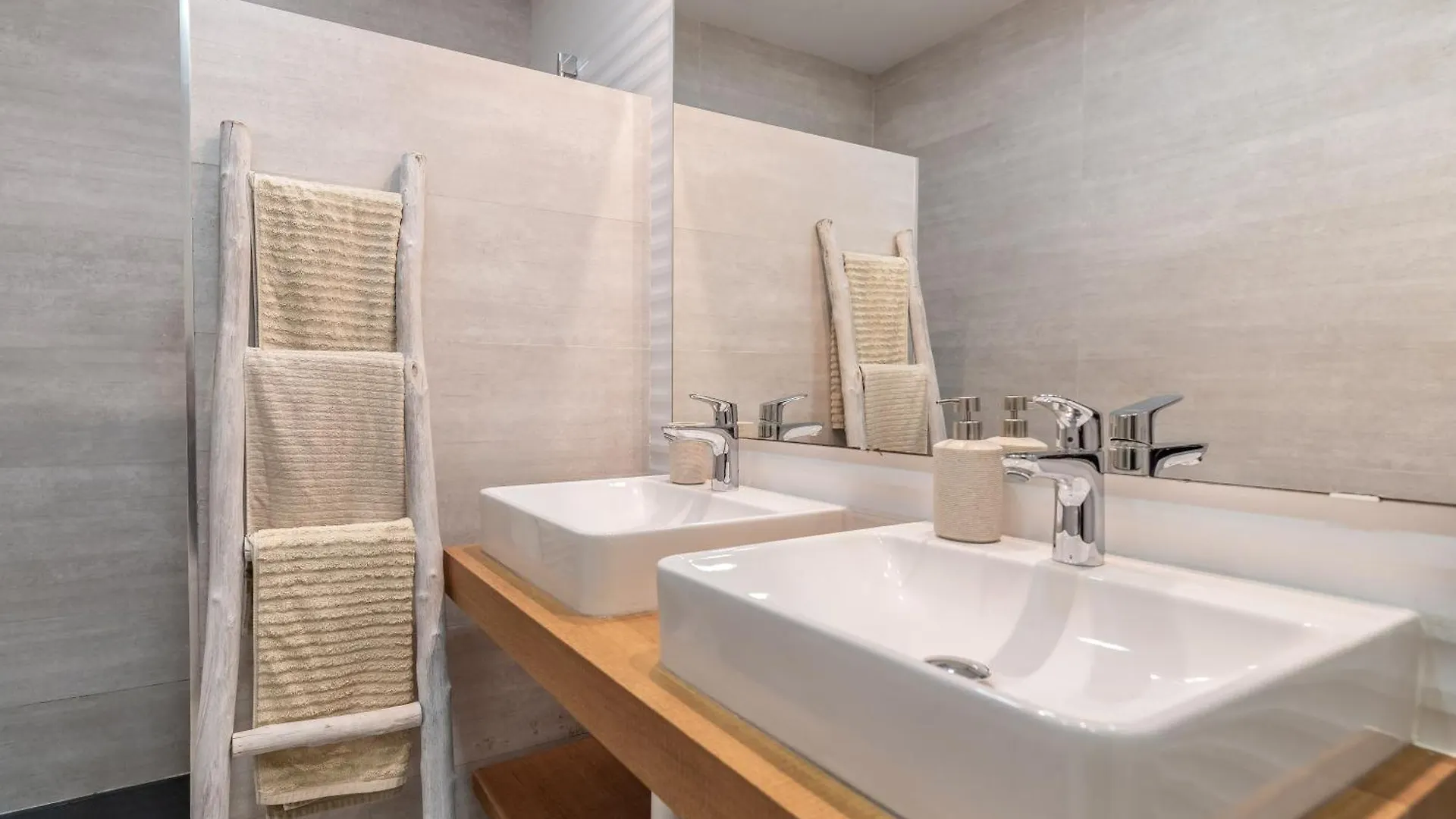 Apartment Victoria 16 Premium By Nagoa Homes Malaga