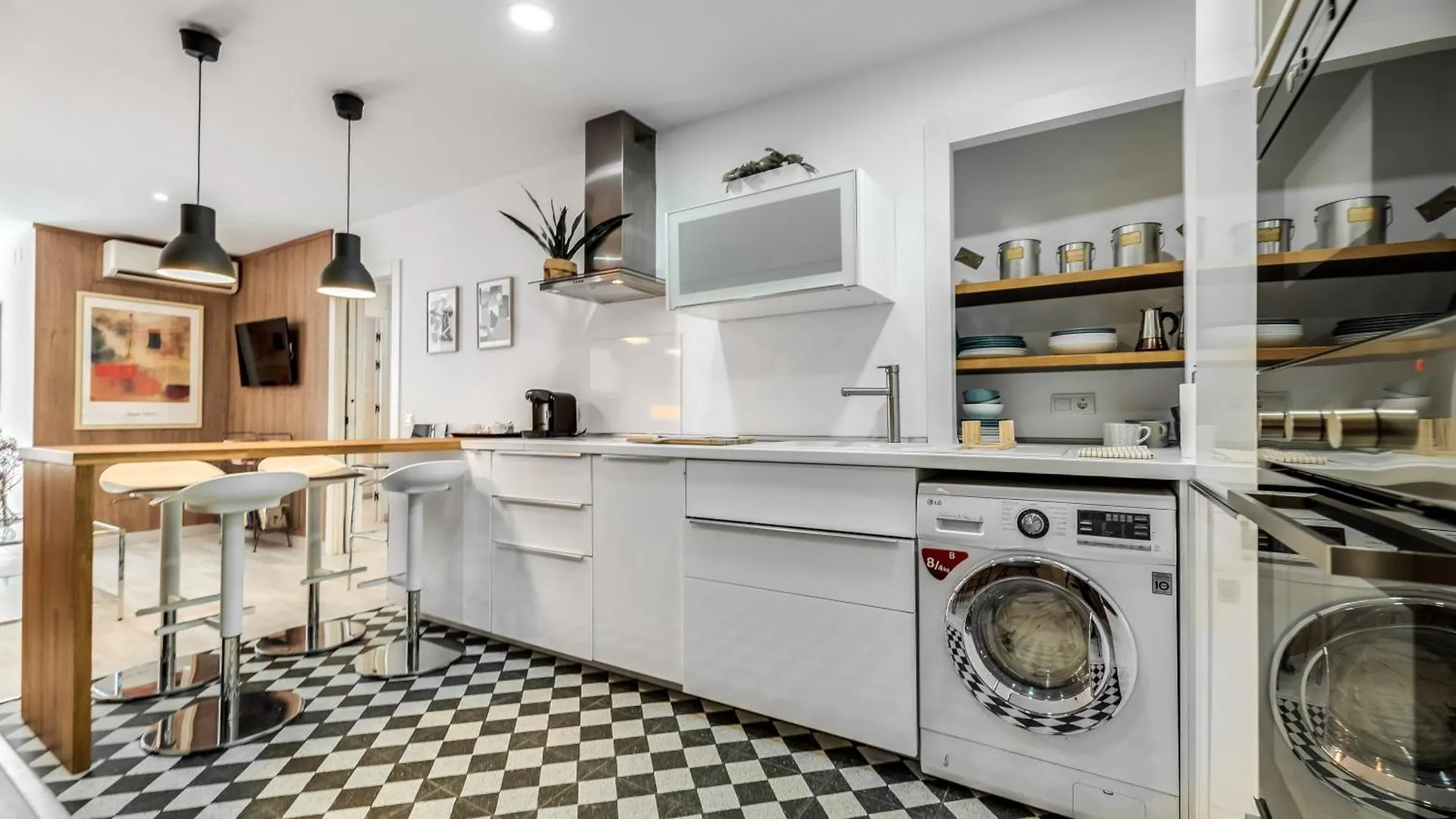 Victoria 16 Premium By Nagoa Homes Malaga Apartment